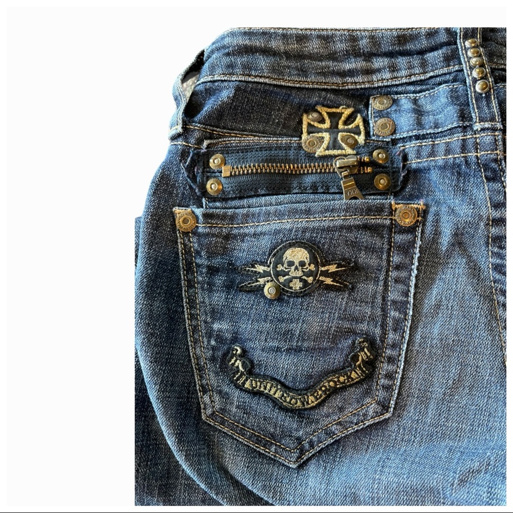 Robin’s Jean Skull Jeans - Picture 2 of 7